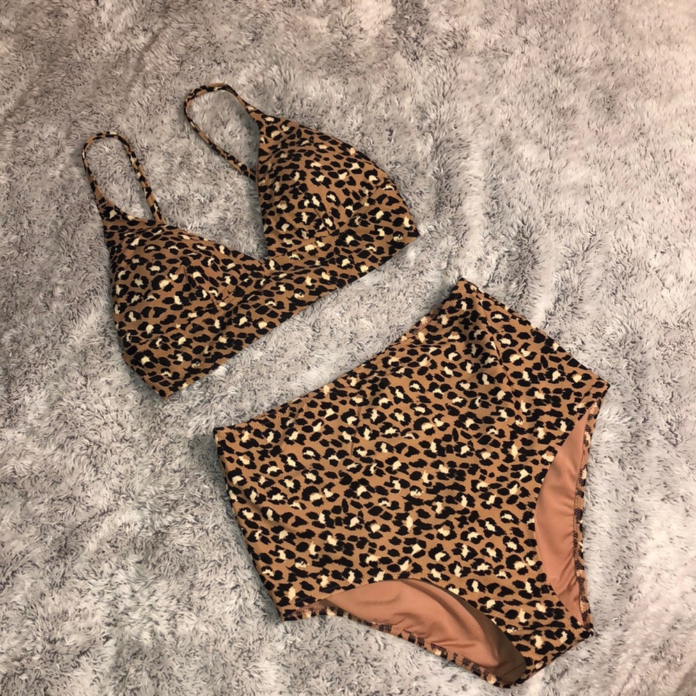 Aeire matching leopard print bikini